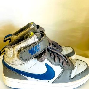 Nike court borough Mid 2